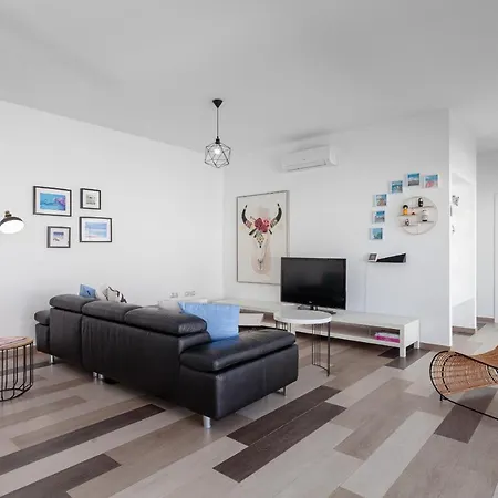 Luxury Azul Private Pool And Bbq By Holidays Villa